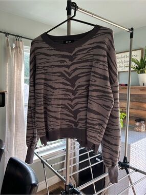 DKNY Men's Brown and Dark Brown Zebra-Stripe Crewneck Sweater